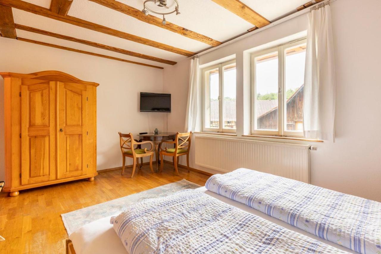 Bio Hofgut Wiggenweiler Apartment Bermatingen ภายนอก รูปภาพ